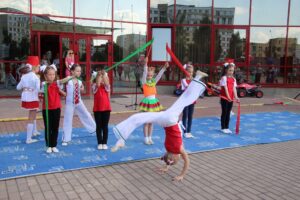 2 сентября 2019 года возле Дворца гимнастики проходило красочное шоу! (4)