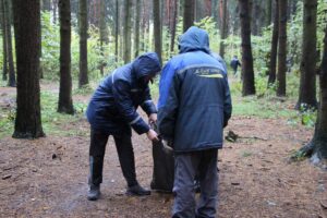 24 октября 2015 ГСУСУ Могилевская городская СДЮШОР Багима им. О. Г. Мищенко приняла участие в общегородском субботнике! (5)