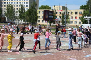 Конкурс рисунка на асфальте «Счастливое детство!» 2022 (6)