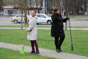 ОРГАНИЗОВАННО И ДРУЖНО ВО ДВОРЦЕ ГИМНАСТИКИ ПРОШЕЛ РЕСПУБЛИКАНСКИЙ СУББОТНИК 2021 (15)