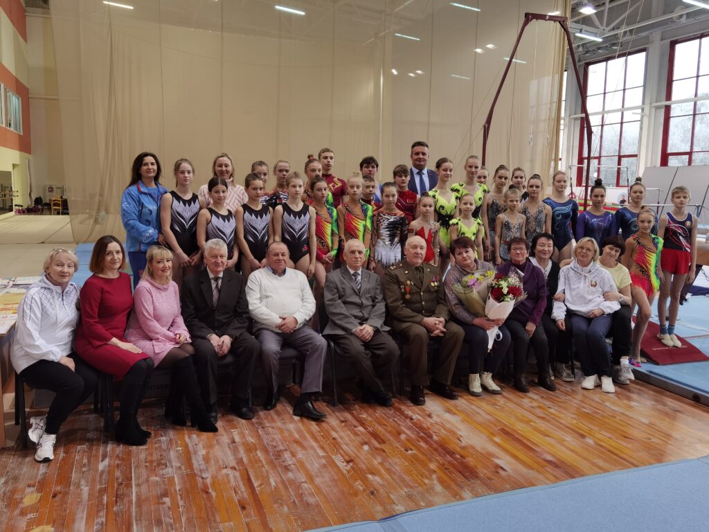 СЕРДЦЕ, ОТДАННОЕ СПОРТУ: ПРАЗДНОВАНИЕ 80-ЛЕТИЯ ШАРАХОВСКОГО ВАСИЛИЯ ИЛЬИЧА.