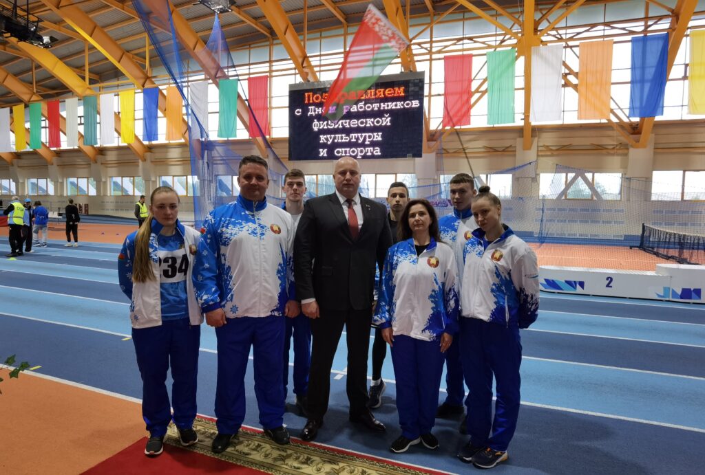 СПОРТ, СИЛА, ЗДОРОВЬЕ: ПРАЗДНУЕМ ДЕНЬ ФИЗКУЛЬТУРНИКА СДАЧЕЙ НОРМ ГТО.